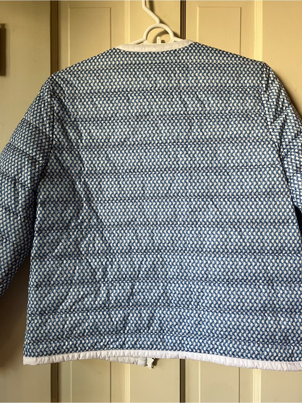 J. McLaughlin Blue & White Geometric Quilted Full-Zip Nylon Jacket XS - Picture 3 of 5